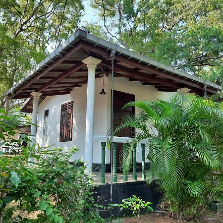 Katagamuwa Rest Hotell Kataragama Eksteriør bilde